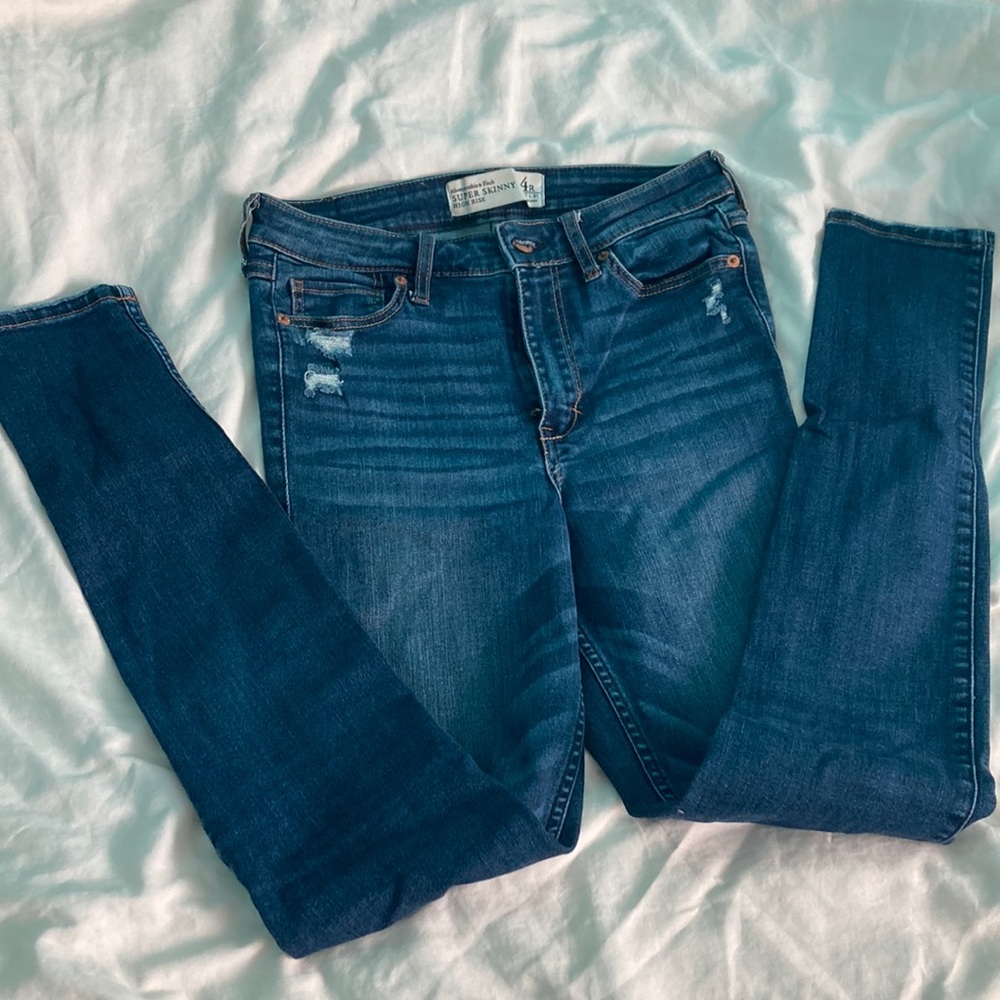 Abercrombie and Fitch skinny jeans size 4 high rise
